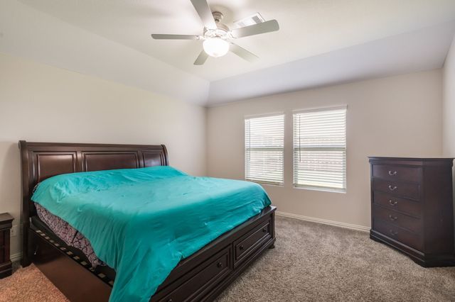 1805 Gold Mine Trail, Aubrey, TX 76227