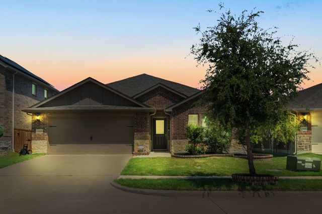 1805 Gold Mine Trail, Aubrey, TX 76227