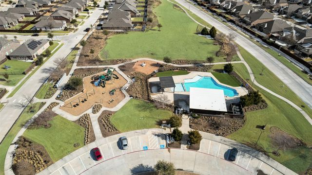 1805 Gold Mine Trail, Aubrey, TX 76227