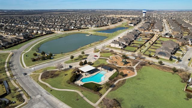 1805 Gold Mine Trail, Aubrey, TX 76227