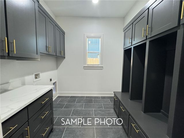 6011 S 41st Street, Rogers, AR 72758
