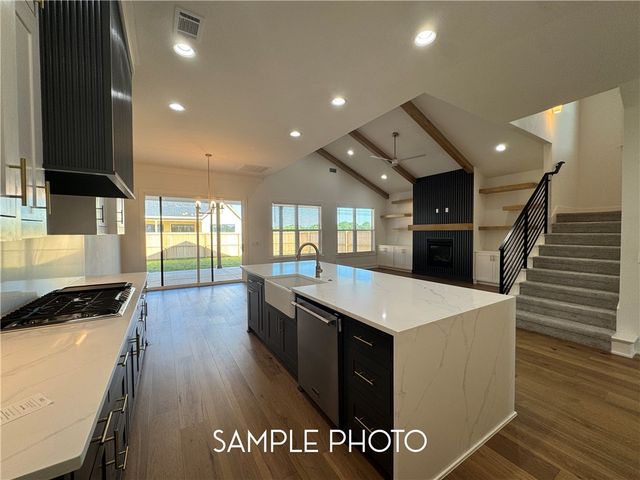 6011 S 41st Street, Rogers, AR 72758