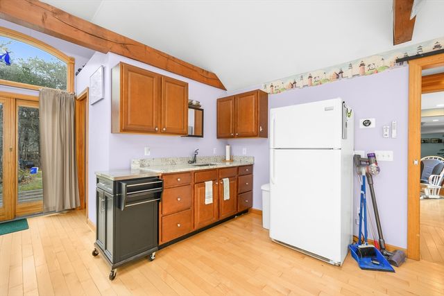 2 Short Lots Ln, Truro, MA 02666