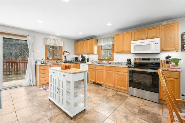 2 Short Lots Ln, Truro, MA 02666