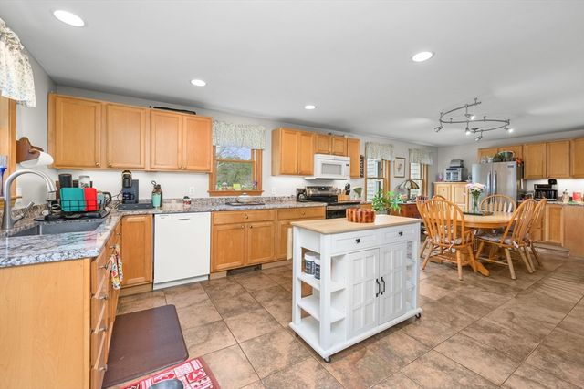 2 Short Lots Ln, Truro, MA 02666