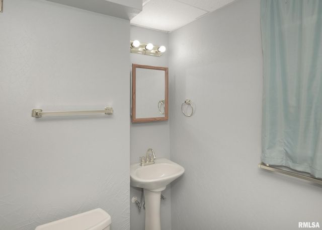 512 W 16TH Avenue, Coal Valley, IL 61240