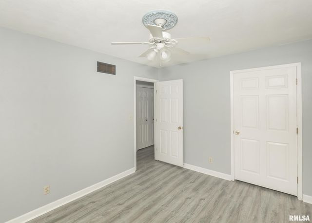 512 W 16TH Avenue, Coal Valley, IL 61240