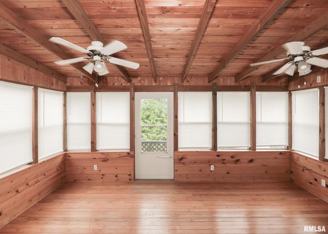 512 W 16TH Avenue, Coal Valley, IL 61240