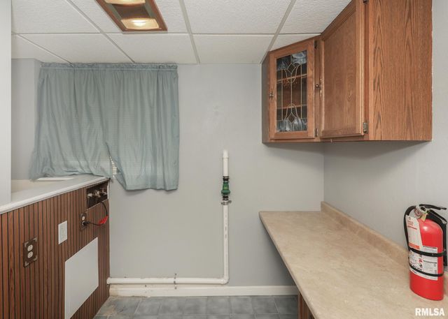 512 W 16TH Avenue, Coal Valley, IL 61240