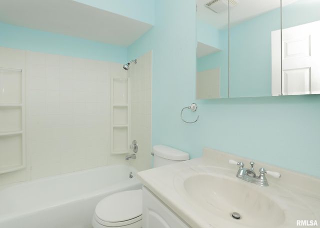 512 W 16TH Avenue, Coal Valley, IL 61240