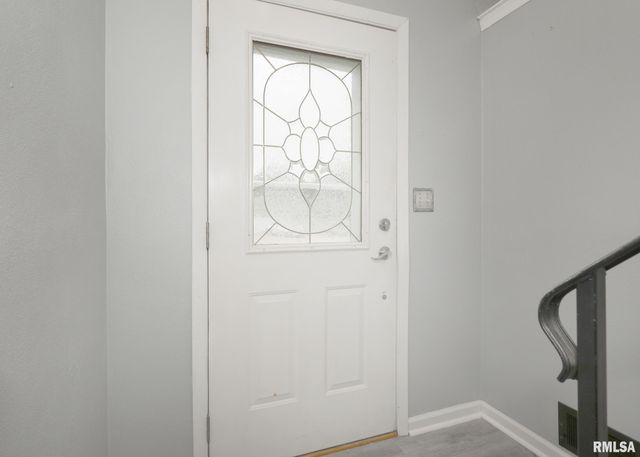 512 W 16TH Avenue, Coal Valley, IL 61240