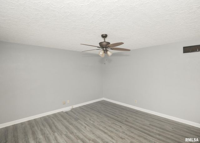 512 W 16TH Avenue, Coal Valley, IL 61240