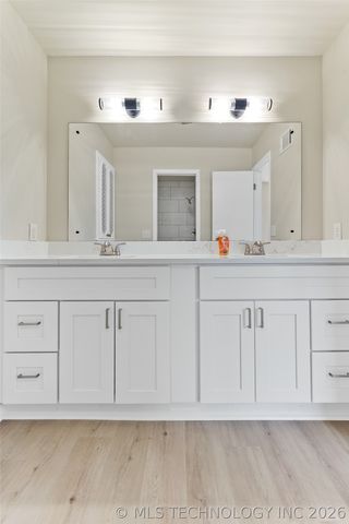 6119 S Hudson Place, Tulsa, OK 74136