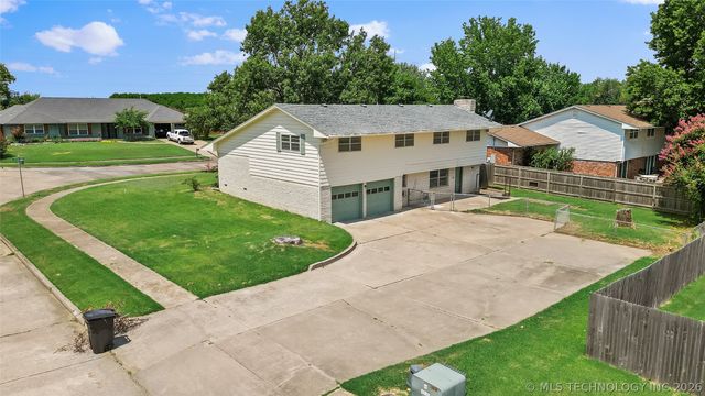 6119 S Hudson Place, Tulsa, OK 74136