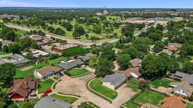 6119 S Hudson Place, Tulsa, OK 74136