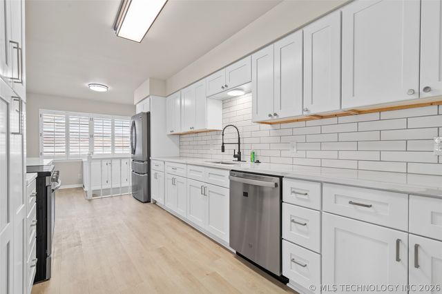 6119 S Hudson Place, Tulsa, OK 74136