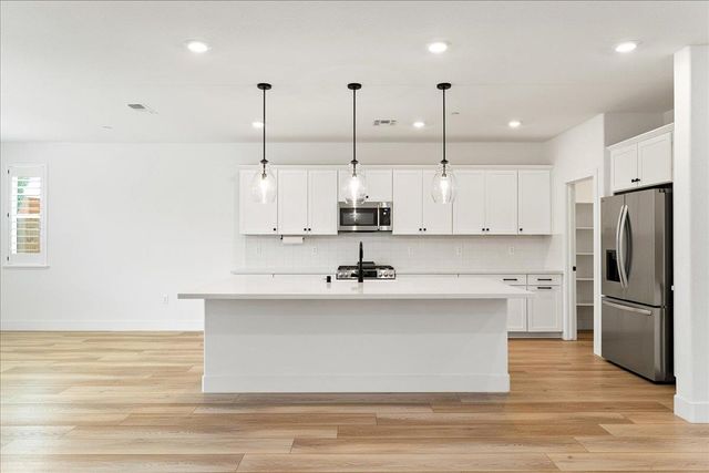 280 Vectra Ct, Roseville, CA 95747