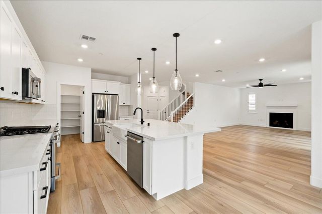 280 Vectra Ct, Roseville, CA 95747