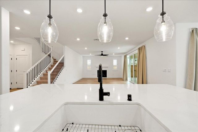 280 Vectra Ct, Roseville, CA 95747