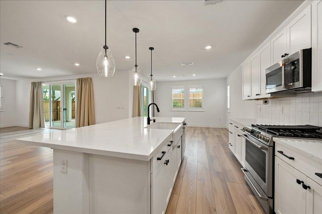 280 Vectra Ct, Roseville, CA 95747