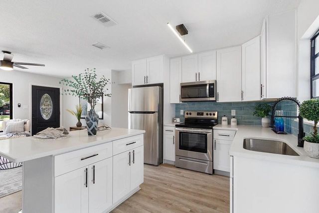 4721 W WISCONSIN AVENUE, Tampa, FL 33616