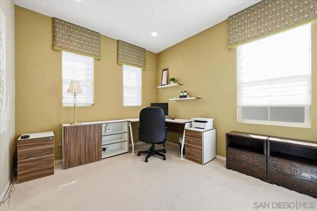 2076 Blue Oak Lane, Vista, CA 92084