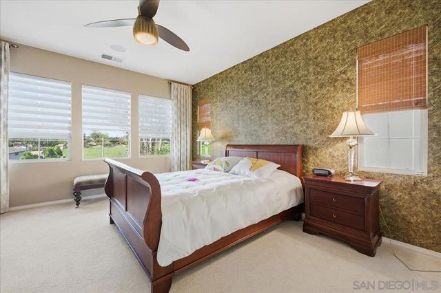 2076 Blue Oak Lane, Vista, CA 92084