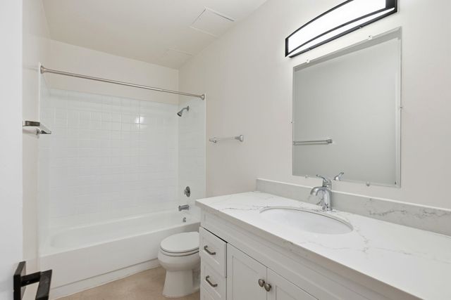 4 Admiral Drive 226, Emeryville, CA 94608