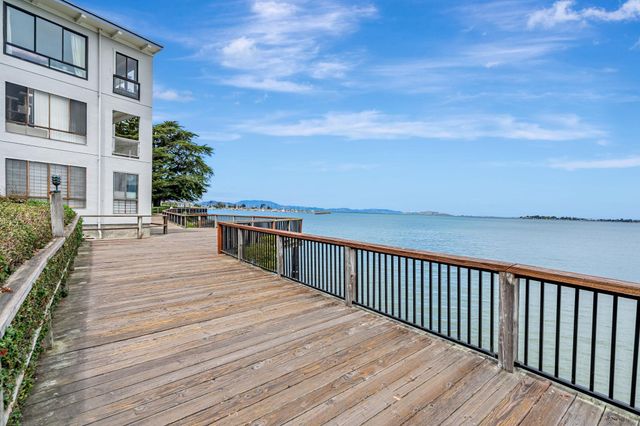4 Admiral Drive 226, Emeryville, CA 94608