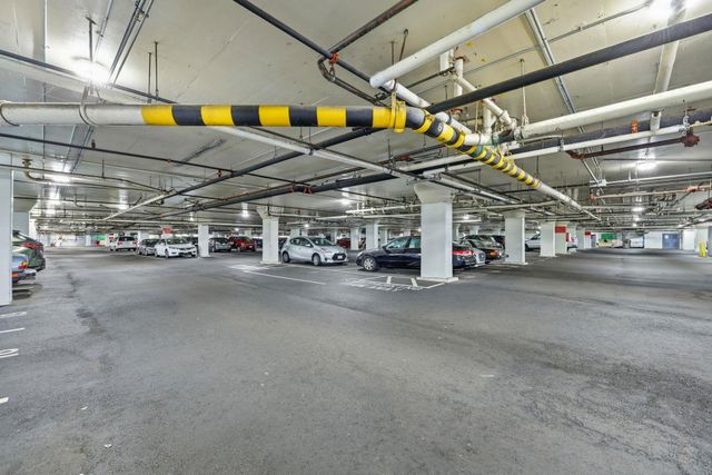 4 Admiral Drive 226, Emeryville, CA 94608