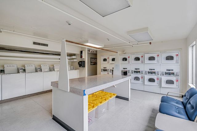 4 Admiral Drive 226, Emeryville, CA 94608