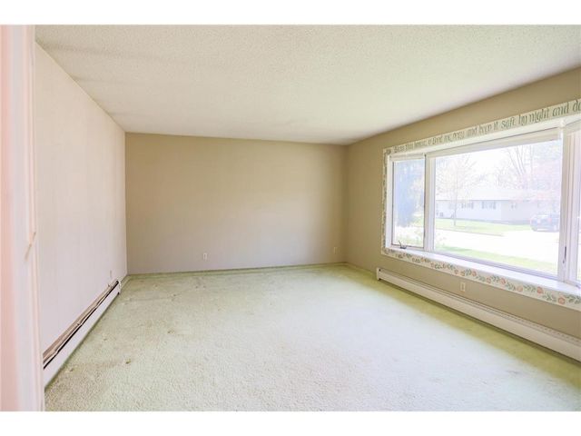 804 Valley View Drive, River Falls, WI 54022