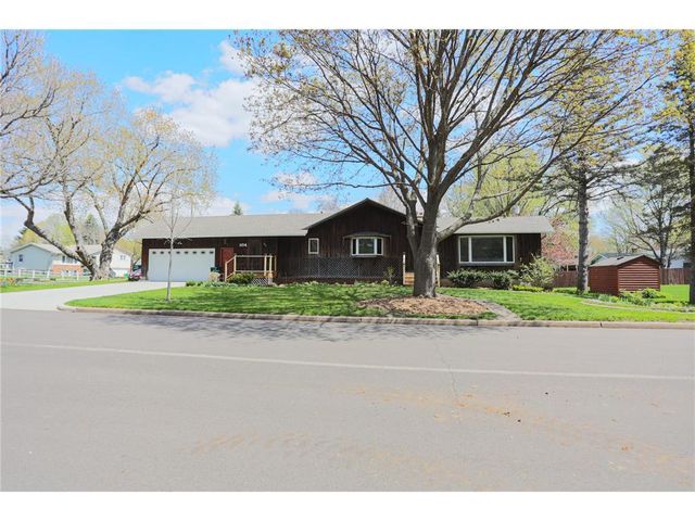 804 Valley View Drive, River Falls, WI 54022