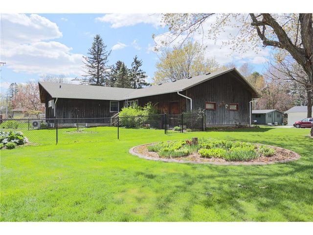 804 Valley View Drive, River Falls, WI 54022