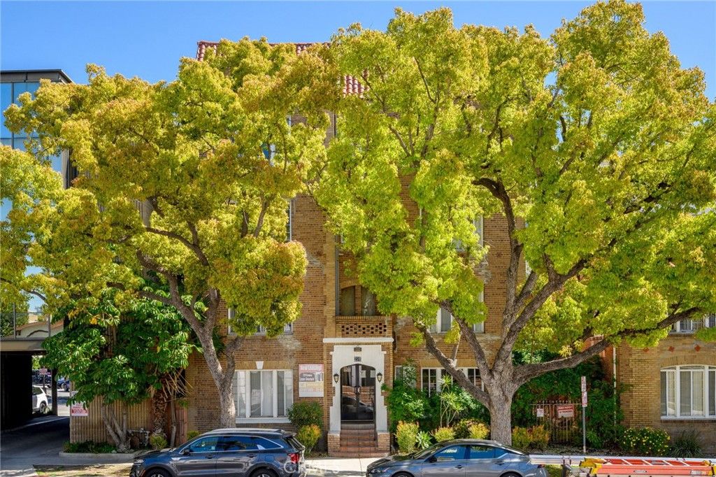 228 S Kenwood Street 402, Glendale, CA 91205