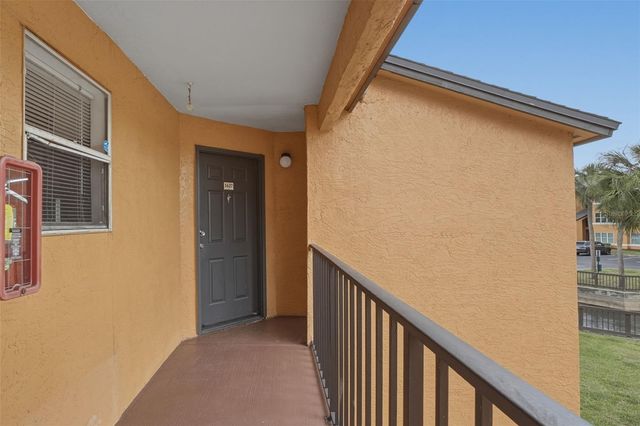 4524 COMMANDER DRIVE 1627, Orlando, FL 32822