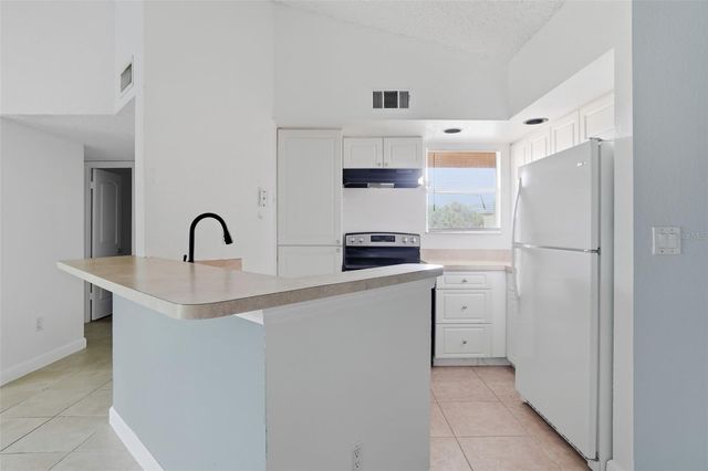 4524 COMMANDER DRIVE 1627, Orlando, FL 32822