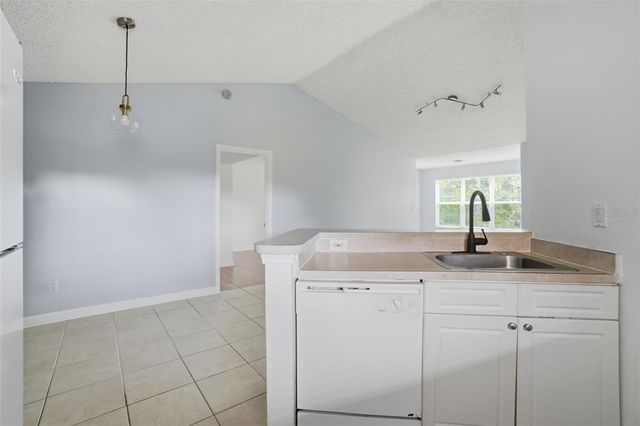 4524 COMMANDER DRIVE 1627, Orlando, FL 32822