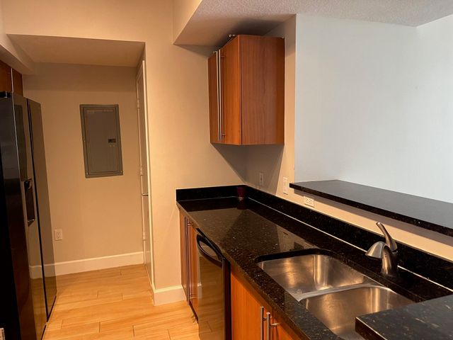 1551 N Flagler Drive 802, West Palm Beach, FL 33401