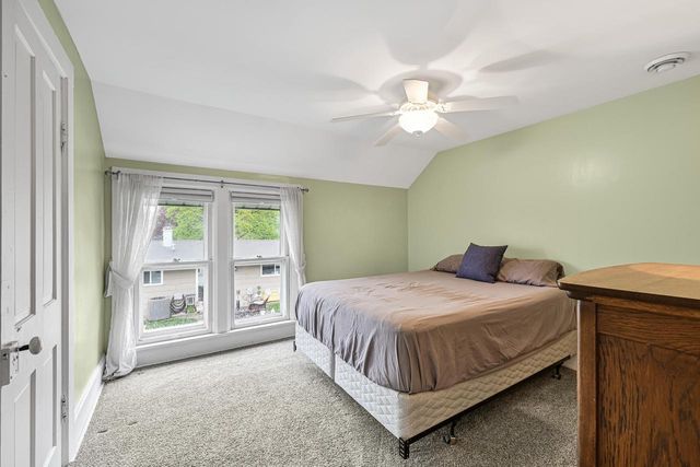 589 W Chestnut STREET, Burlington, WI 53105