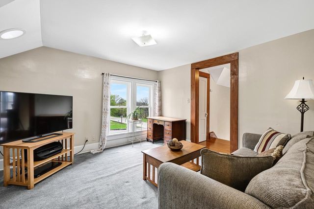 589 W Chestnut STREET, Burlington, WI 53105