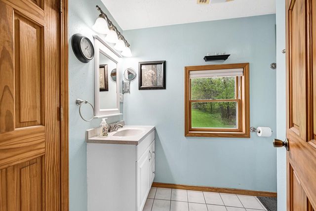 589 W Chestnut STREET, Burlington, WI 53105