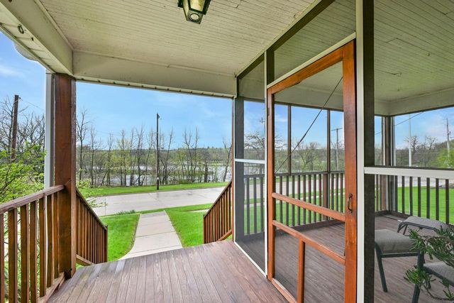 589 W Chestnut STREET, Burlington, WI 53105