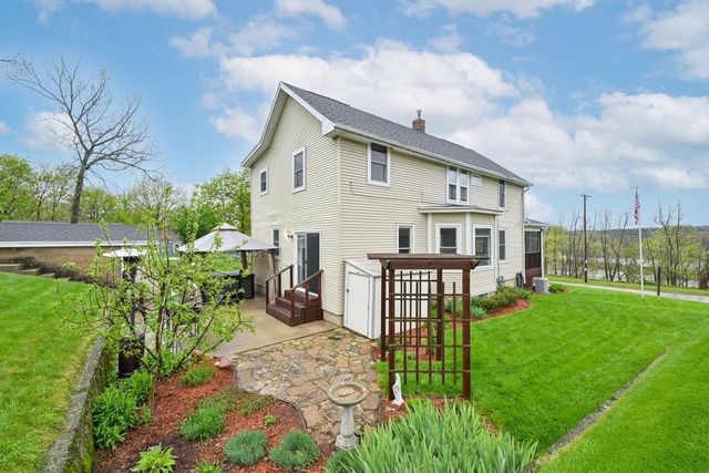 589 W Chestnut STREET, Burlington, WI 53105
