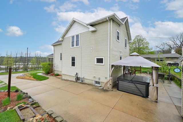 589 W Chestnut STREET, Burlington, WI 53105