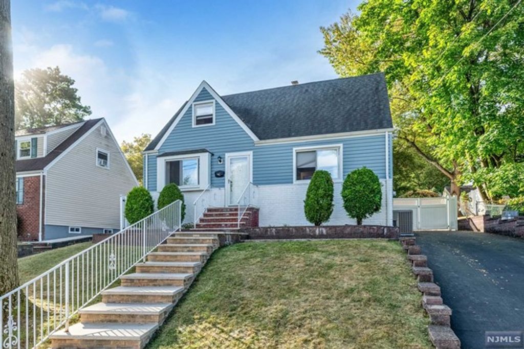 704 Grant Terrace, Teaneck, NJ 07666