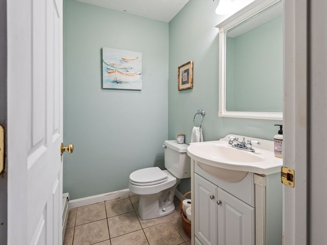4 Commonwealth Ave, Auburn, MA 01501
