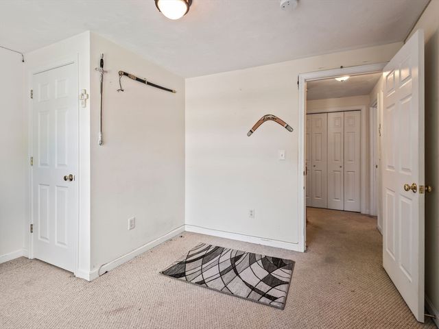 4 Commonwealth Ave, Auburn, MA 01501