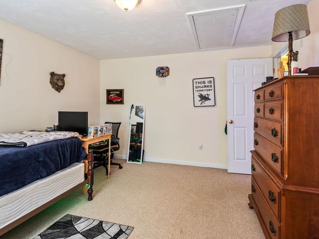 4 Commonwealth Ave, Auburn, MA 01501