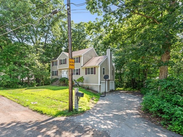 4 Commonwealth Ave, Auburn, MA 01501